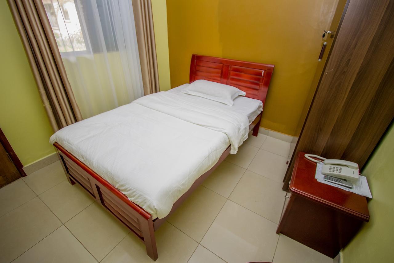 Tuzza Hotel Bushenyi Esterno foto