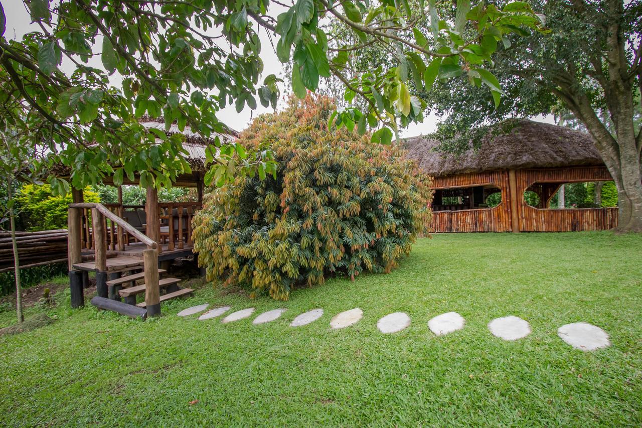 Tuzza Hotel Bushenyi Esterno foto