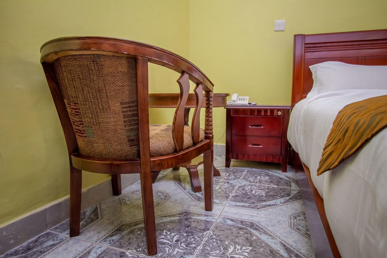 Tuzza Hotel Bushenyi Esterno foto