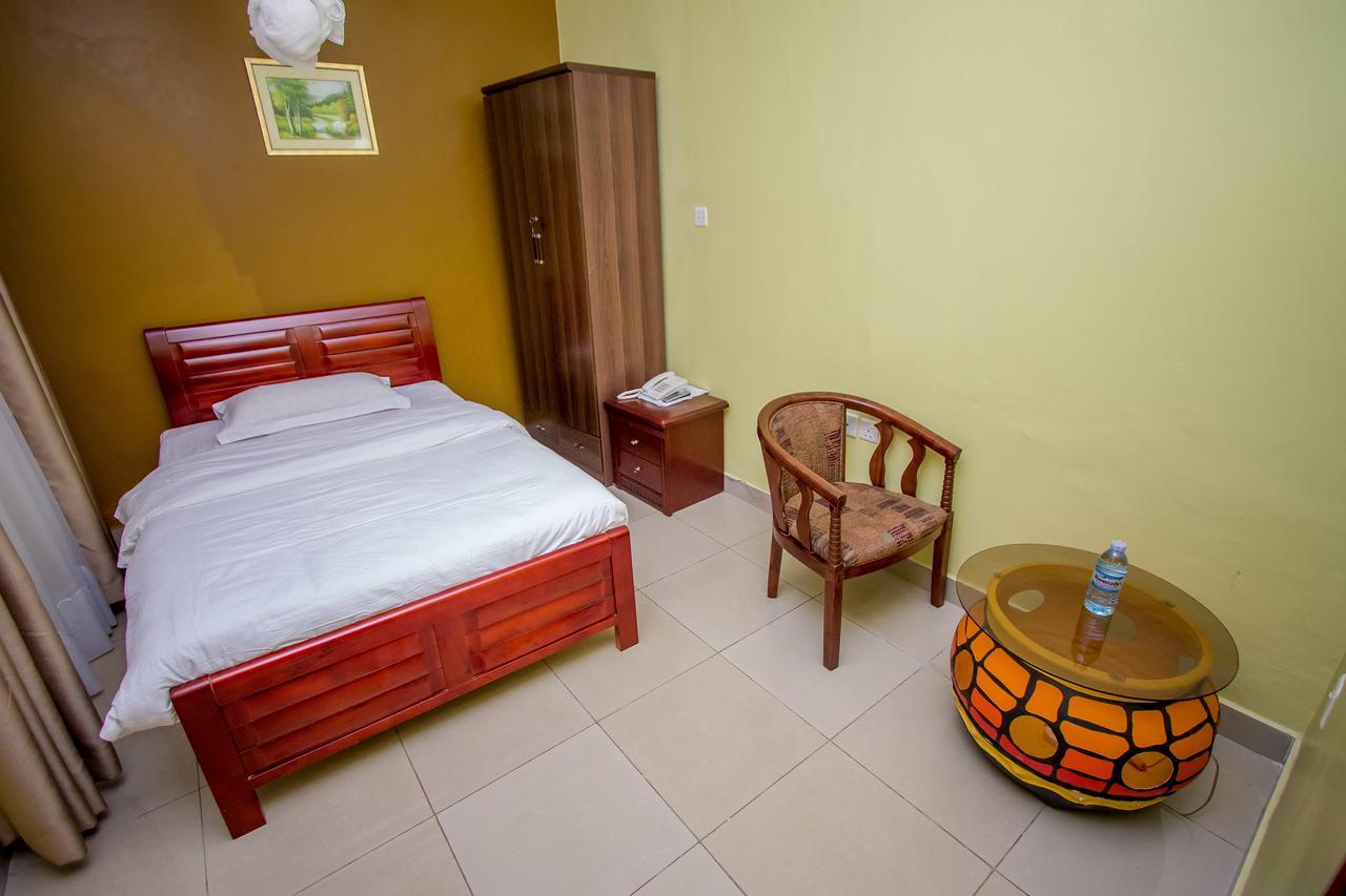 Tuzza Hotel Bushenyi Esterno foto