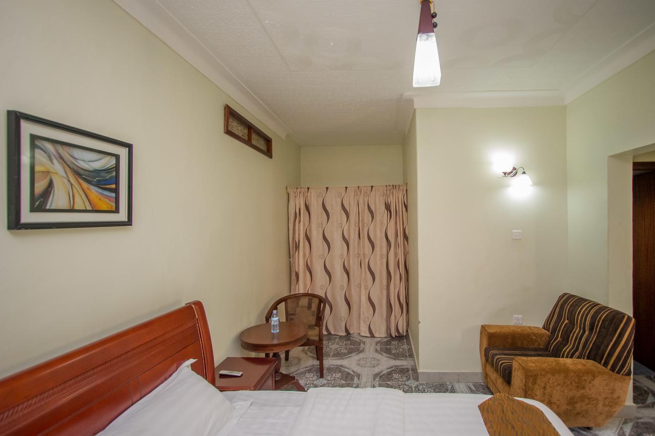 Tuzza Hotel Bushenyi Esterno foto