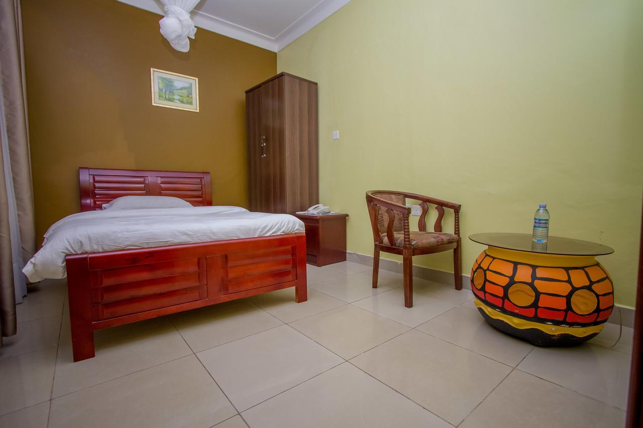 Tuzza Hotel Bushenyi Esterno foto