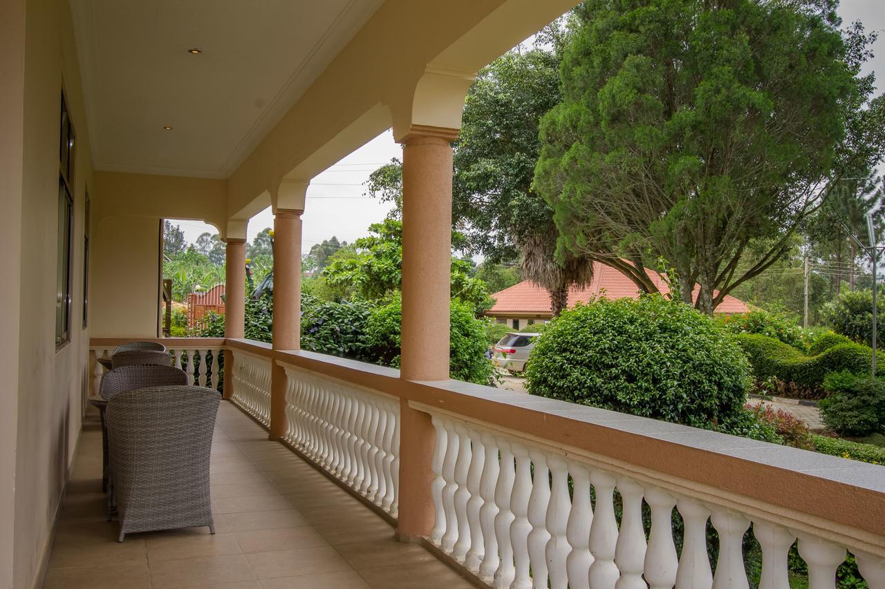 Tuzza Hotel Bushenyi Esterno foto